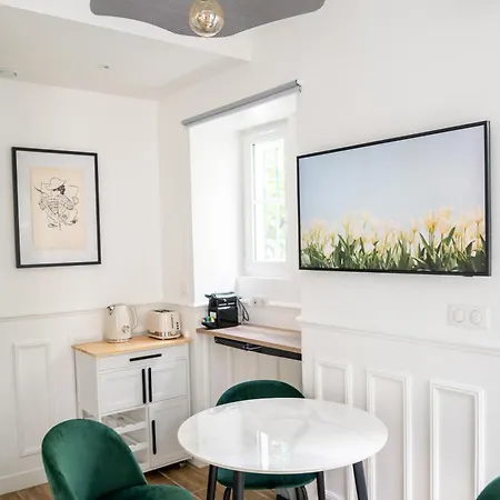 Homestay Cosy And Calm With A Terrasse In Montmartre Paris